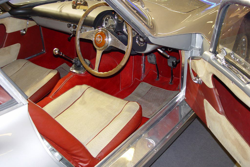 Alfa Romeo 2000 Sportiva Coupe - Chassis: AR1900S 00003  - 2004 Retromobile