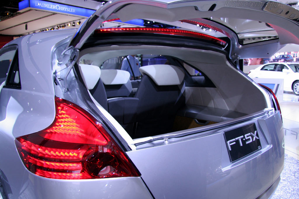Toyota FT-SX Concept   - 2005 North American International Auto Show (NAIAS)