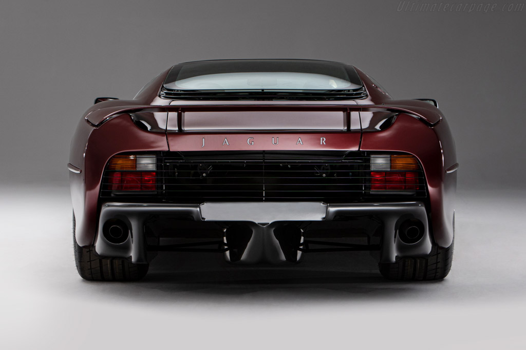 Jaguar XJ220