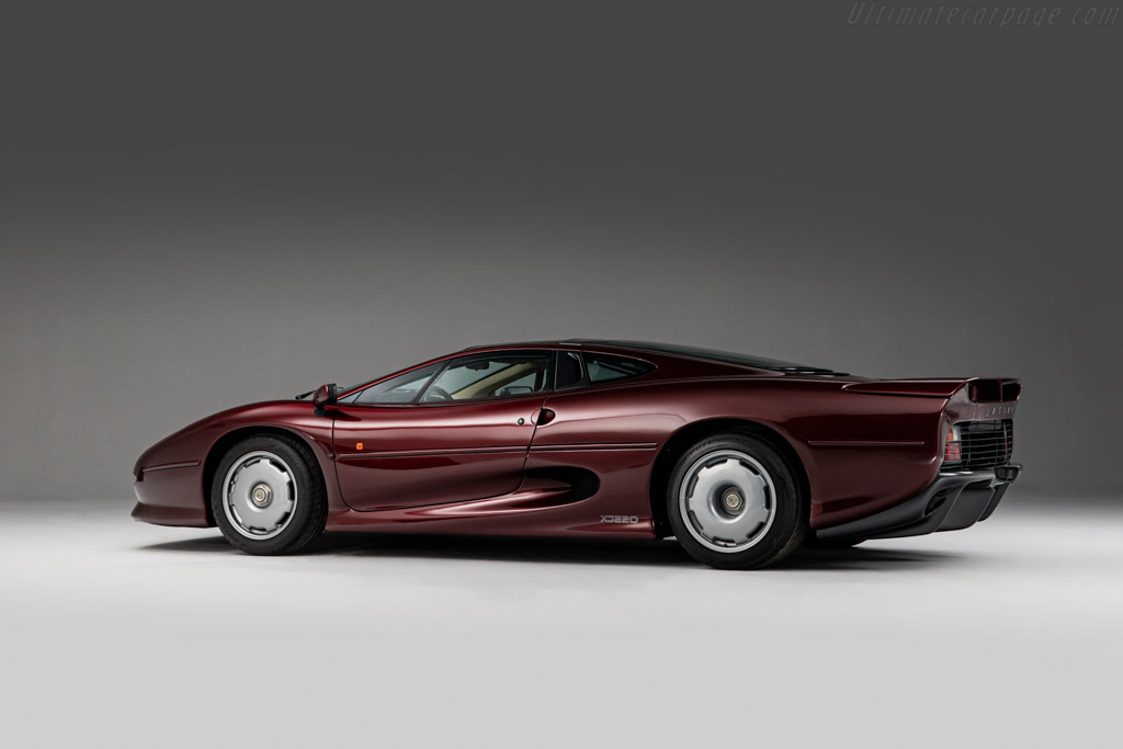 Jaguar XJ220