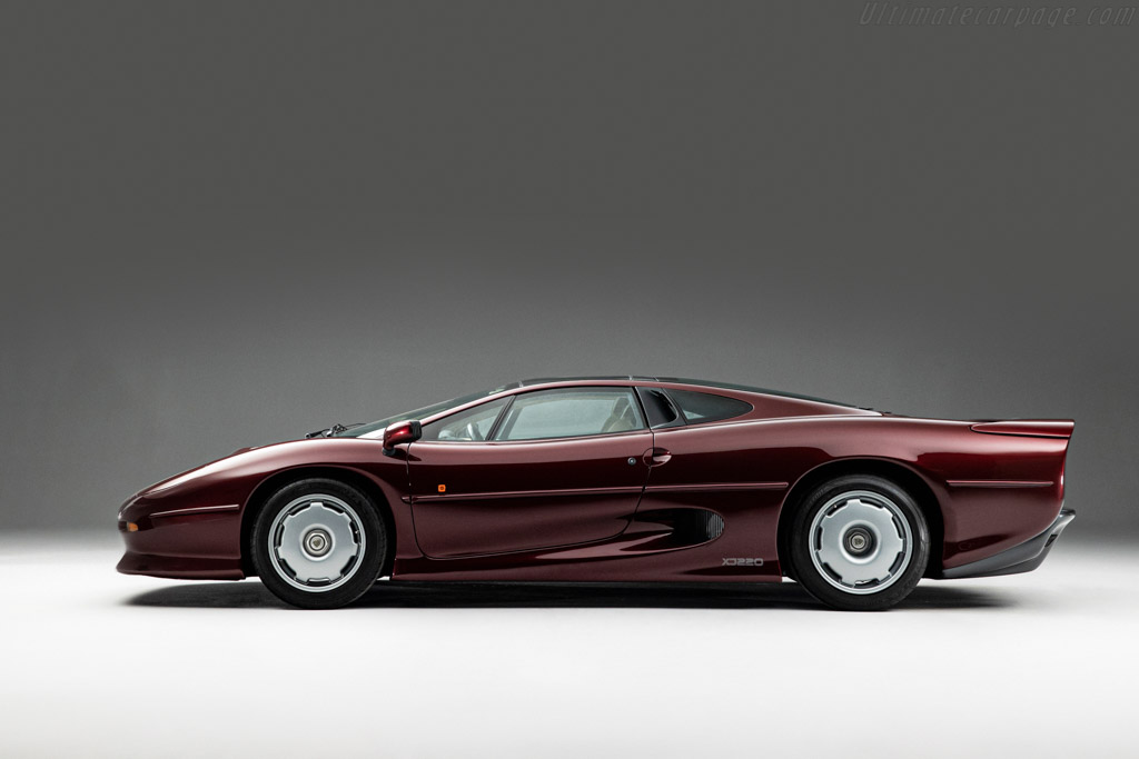 Jaguar XJ220