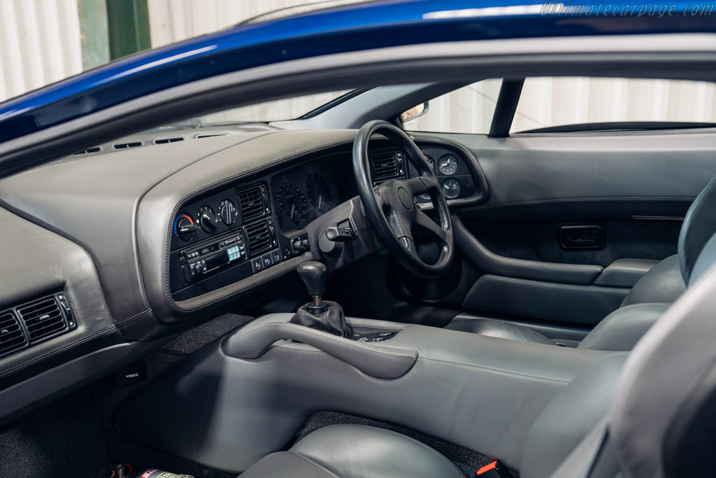 Jaguar XJ220