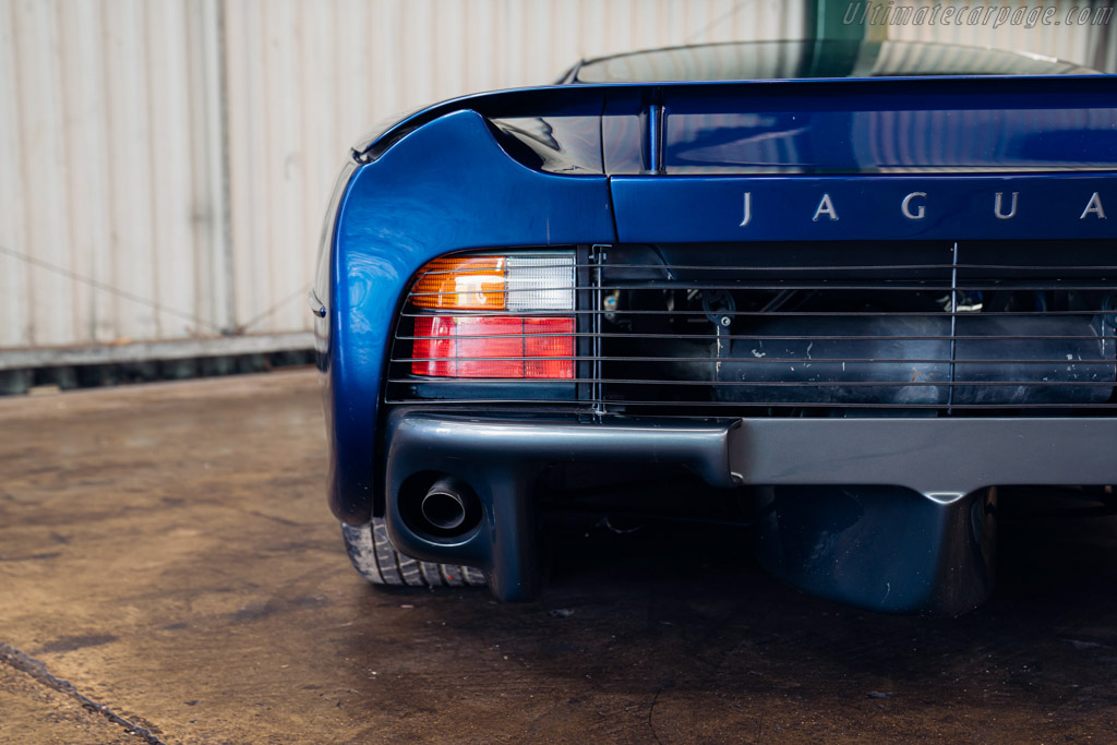 Jaguar XJ220