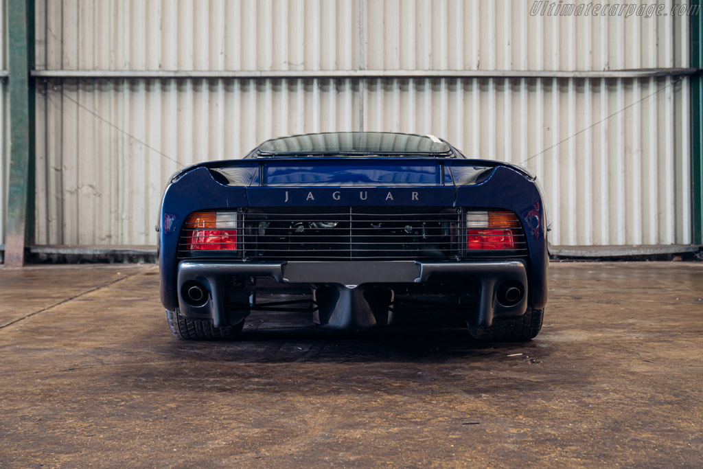 Jaguar XJ220