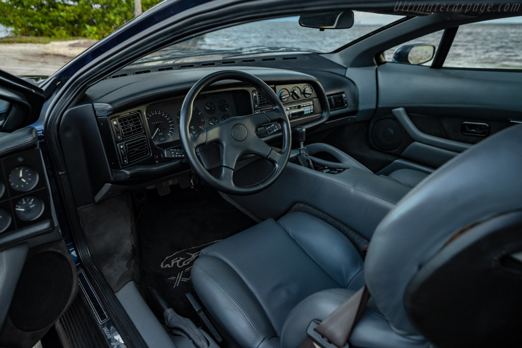 Jaguar XJ220