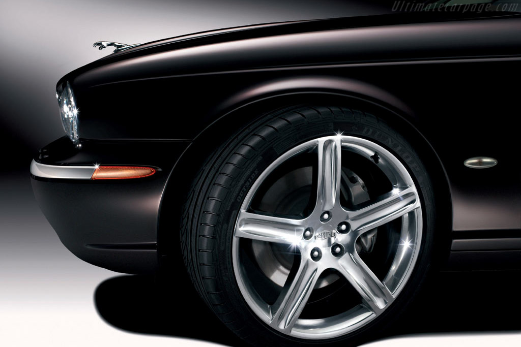 Jaguar Super V8 Portfolio