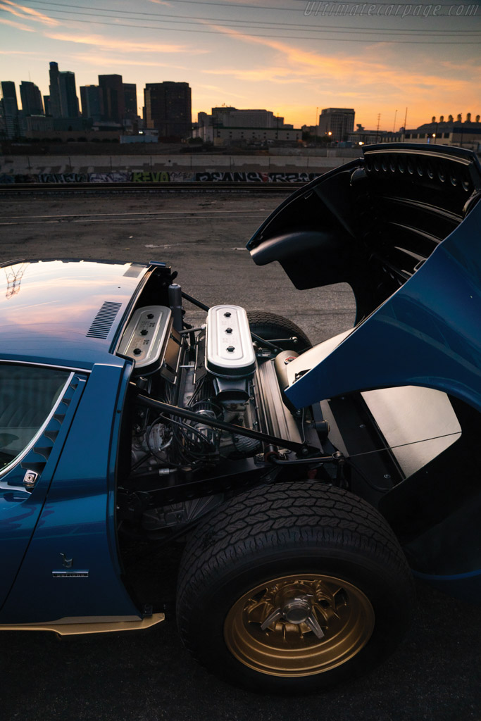 Lamborghini Miura P400 SV