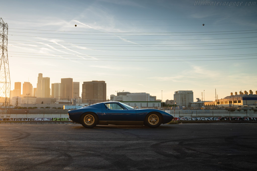 Lamborghini Miura P400 SV