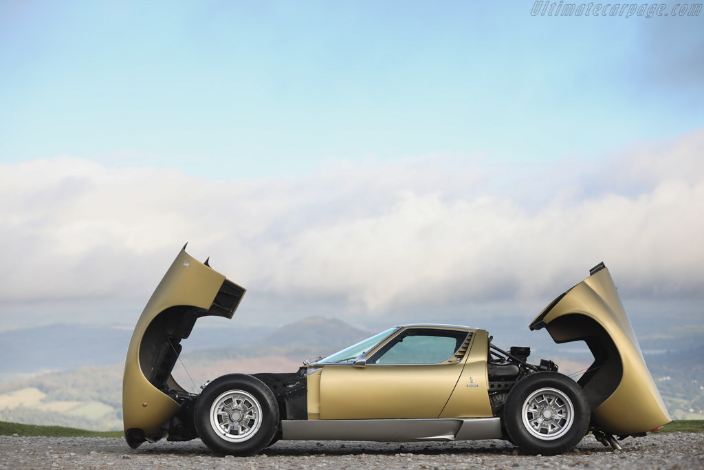Lamborghini Miura P400 SV