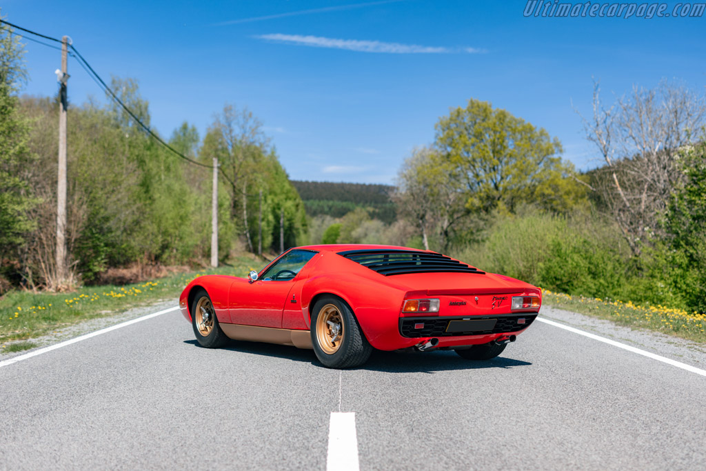 Lamborghini Miura P400 SV