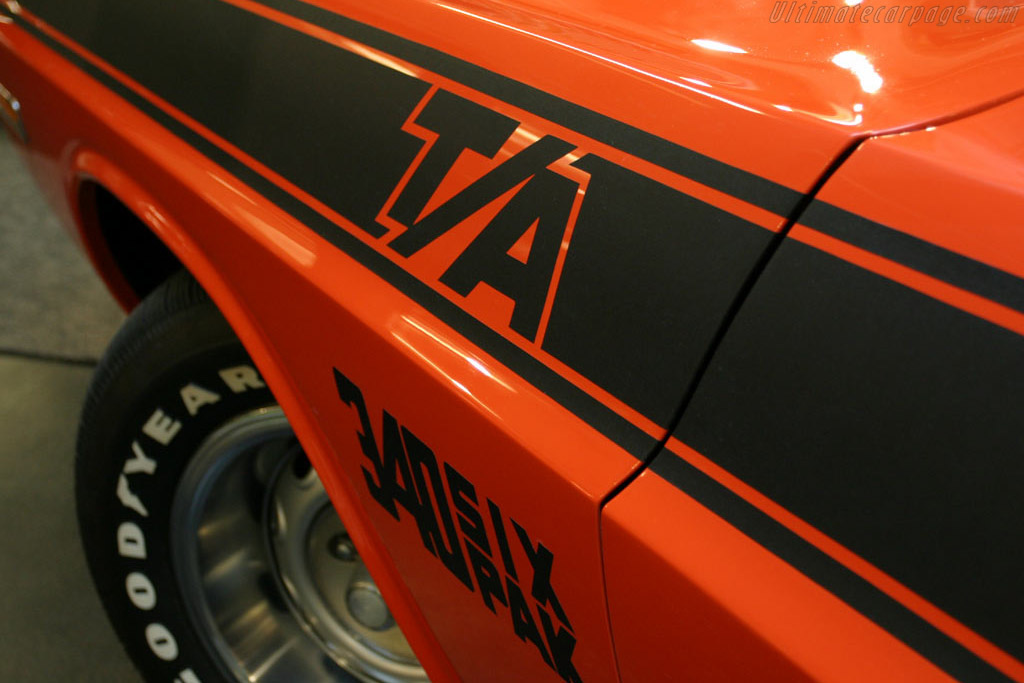 Dodge Challenger T/A 340 Six Pack