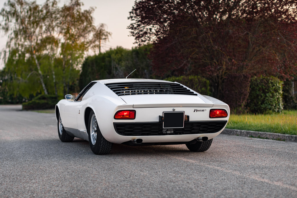 Lamborghini Miura P400