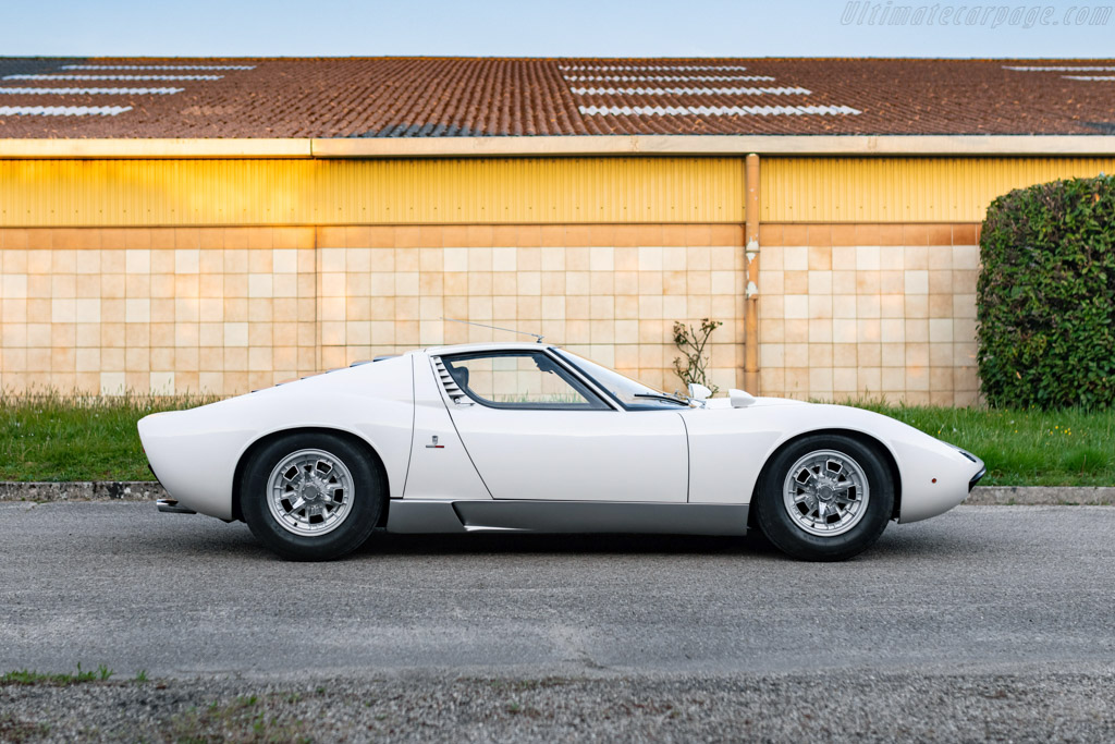 Lamborghini Miura P400