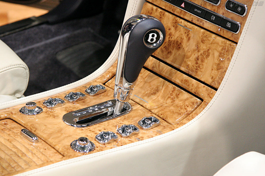Bentley Azure   - 2006 North American International Auto Show (NAIAS)
