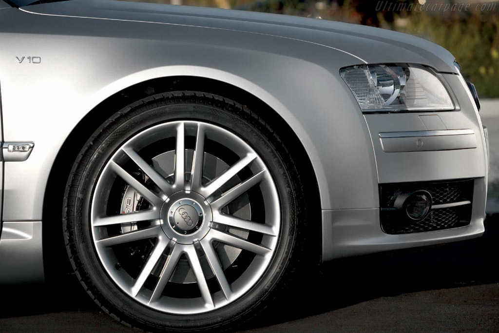 Audi S8