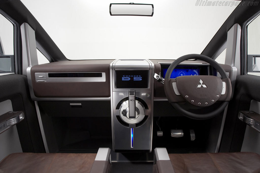 Mitsubishi Concept D:5