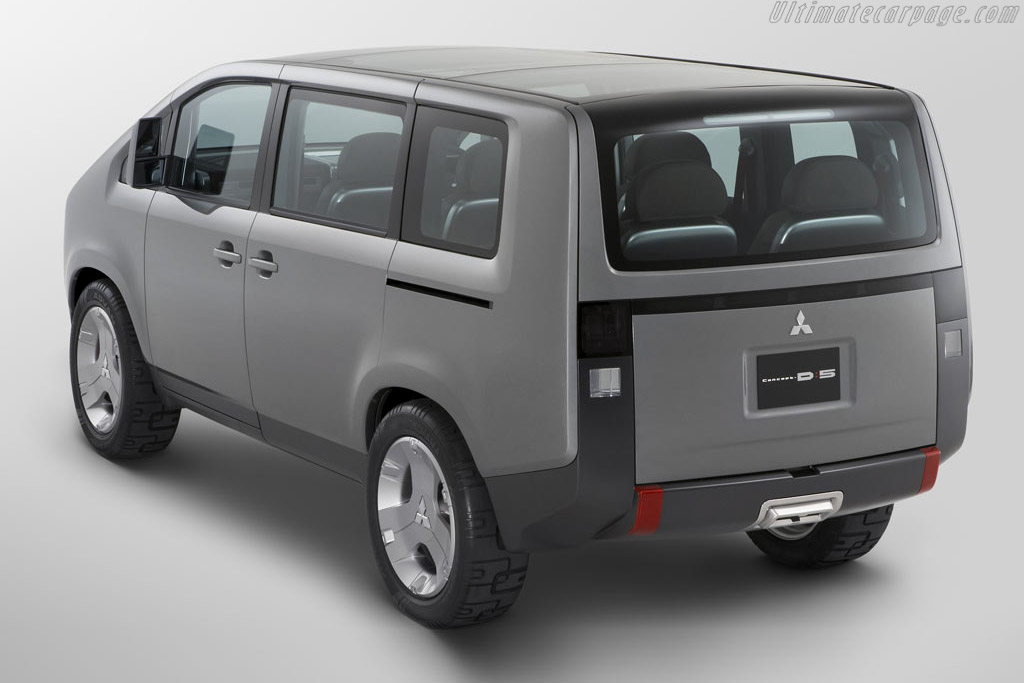 Mitsubishi Concept D:5