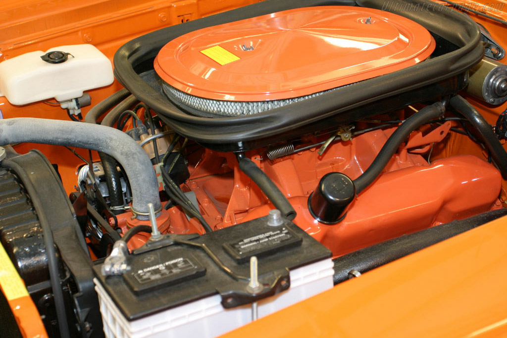 Plymouth Road Runner 440+6 HT Coupe