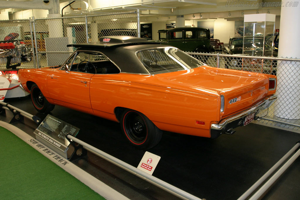 Plymouth Road Runner 440+6 HT Coupe