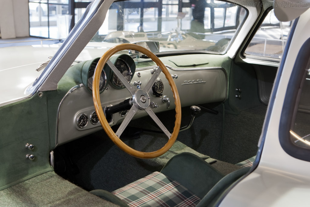 Mercedes-Benz 300 SL Competition Coupe - Chassis: 000 06/52  - 2009 Retromobile