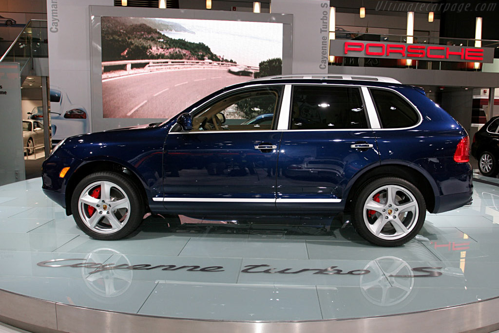 Porsche Cayenne Turbo S   - 2006 North American International Auto Show (NAIAS)
