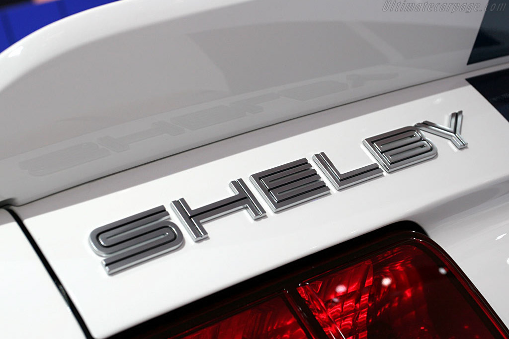 Ford Shelby Mustang GT500 Coupe   - 2006 North American International Auto Show (NAIAS)