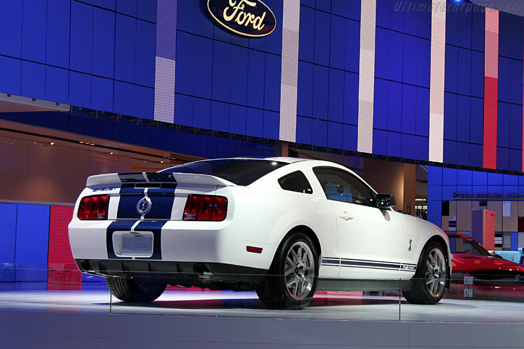 Ford Shelby Mustang GT500 Coupe   - 2006 North American International Auto Show (NAIAS)