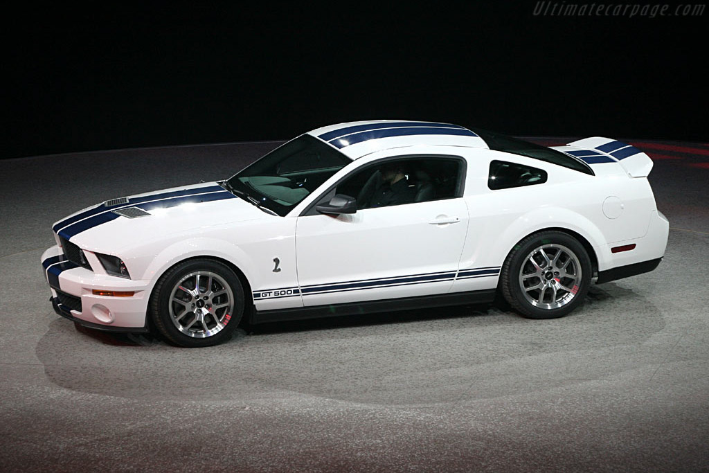 Ford Shelby Mustang GT500 Coupe   - 2006 North American International Auto Show (NAIAS)