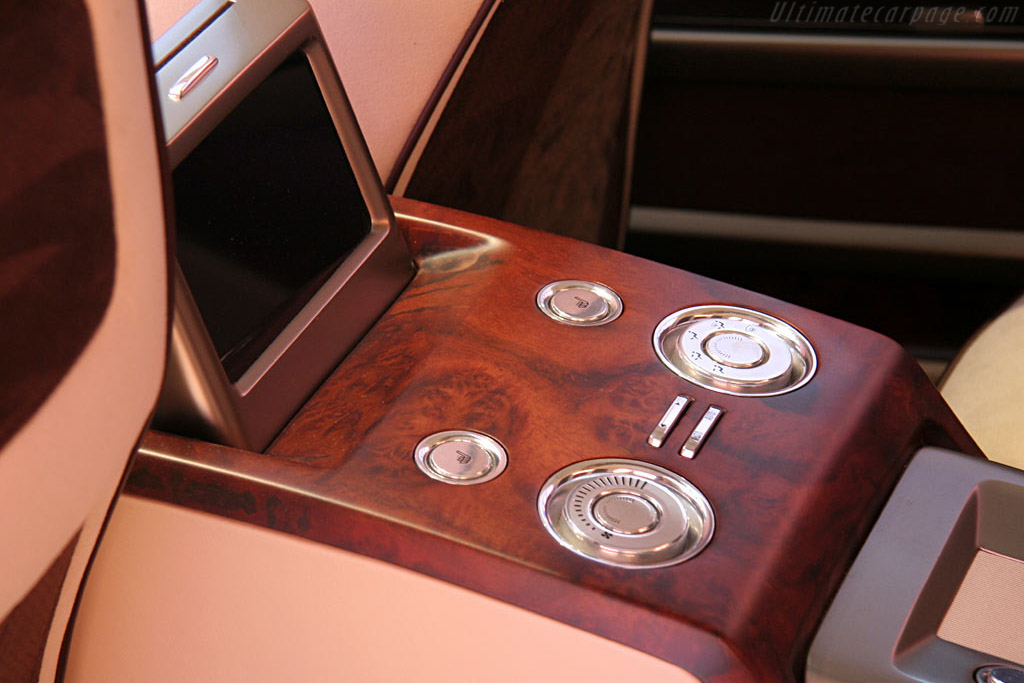 Chrysler Imperial Concept   - 2006 North American International Auto Show (NAIAS)