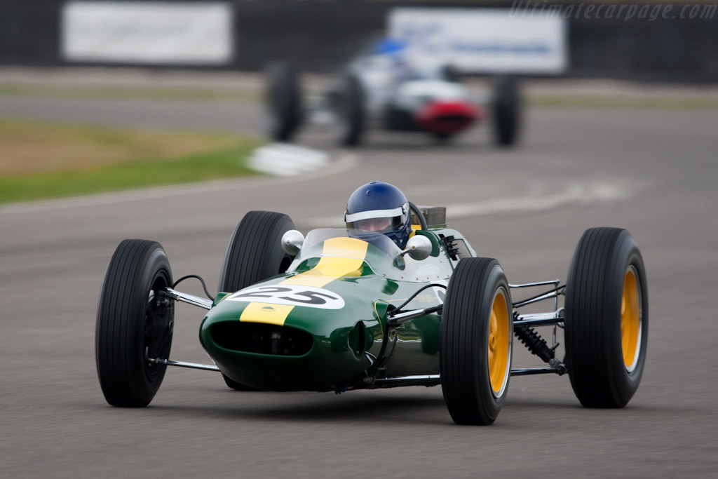 1962 - 1963 Lotus 25 Climax Specifications - Ultimatecarpage.com