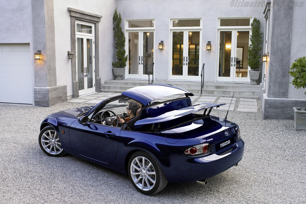 Mazda MX-5 Roadster Coupe