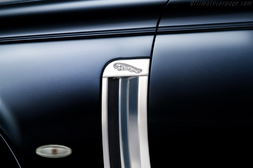 Jaguar XJR Portfolio