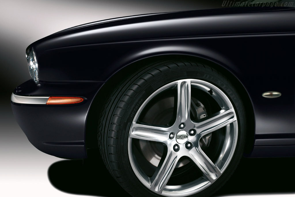 Jaguar XJR Portfolio