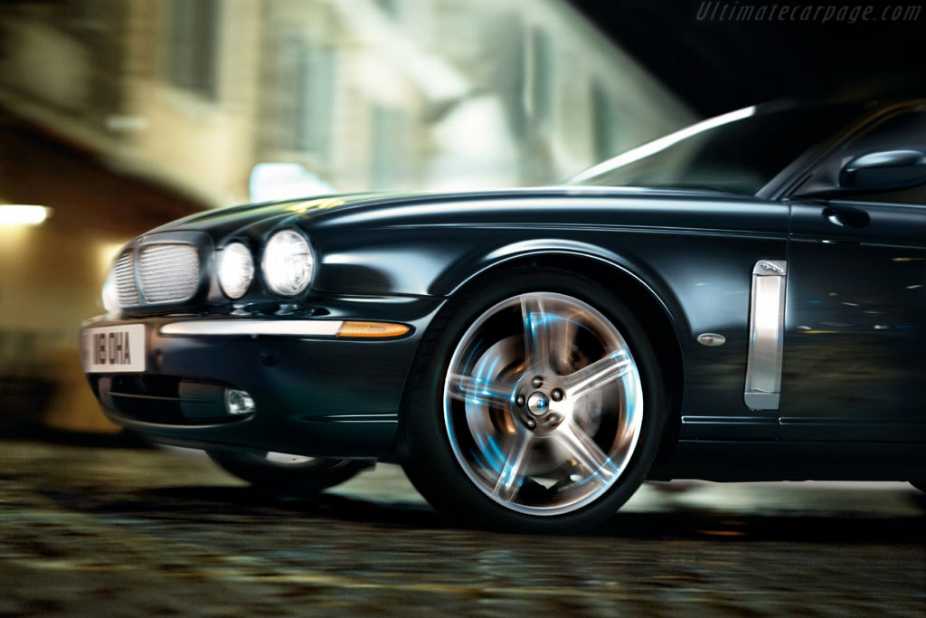 Jaguar XJR Portfolio