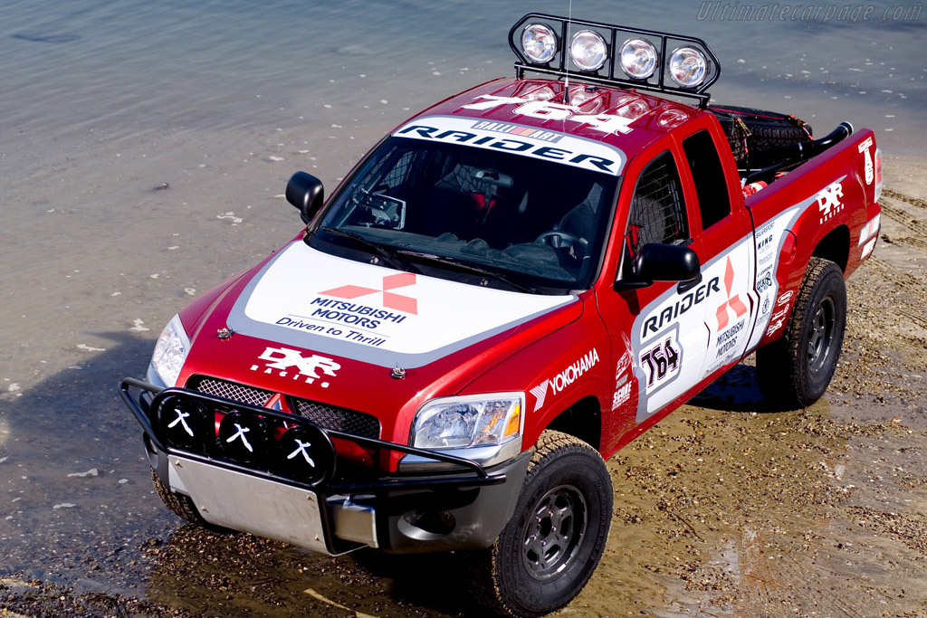 Mitsubishi Baja Raider
