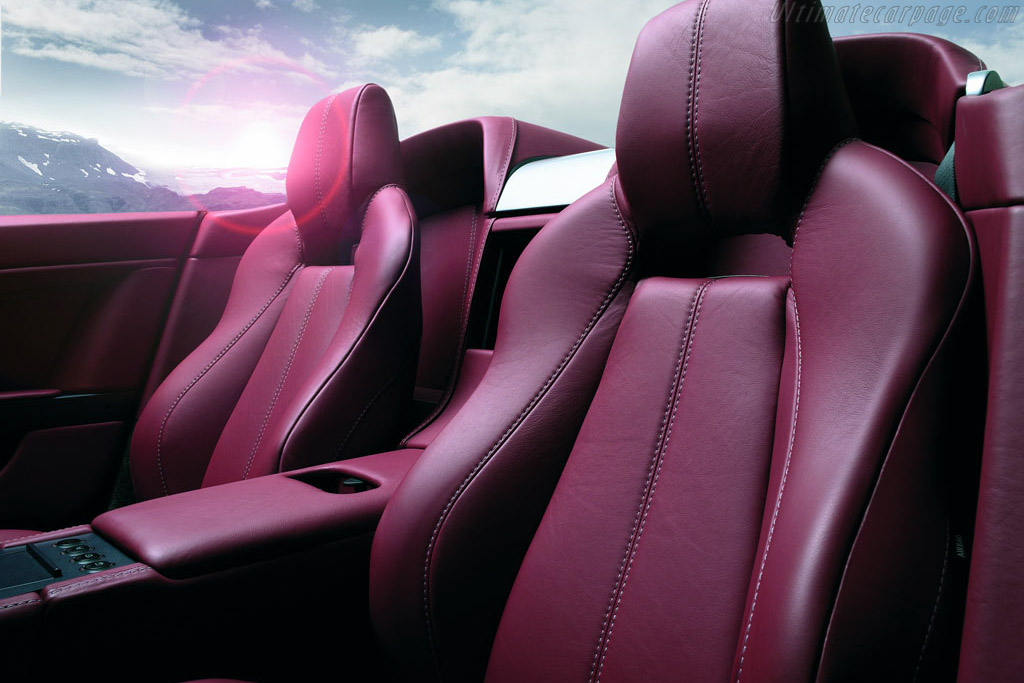 Aston Martin V8 Vantage Roadster