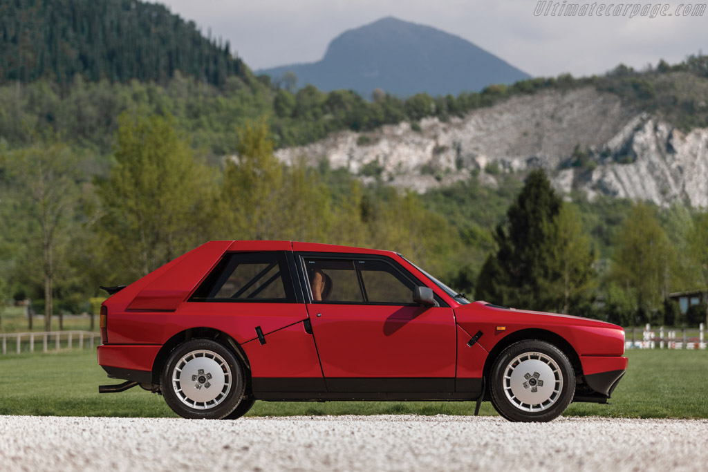 Lancia Delta S4 Stradale