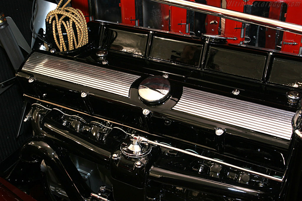 Cadillac 452 A V16 Fleetwood Phaeton