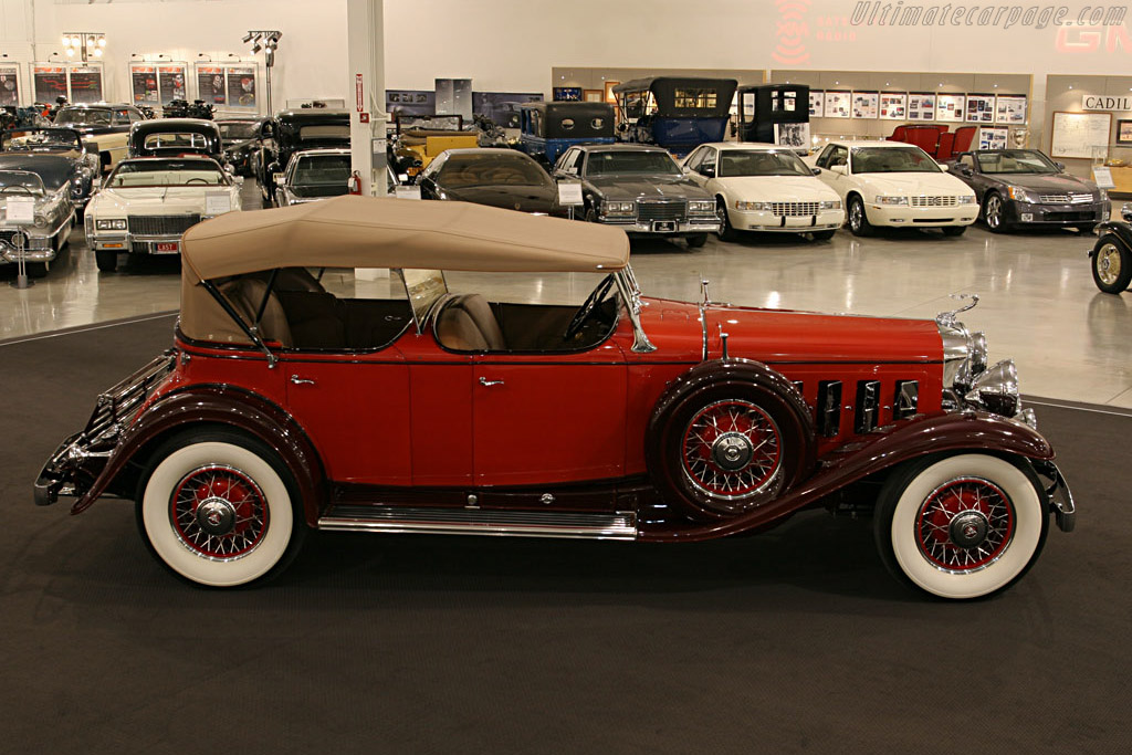 Cadillac 452 A V16 Fleetwood Phaeton