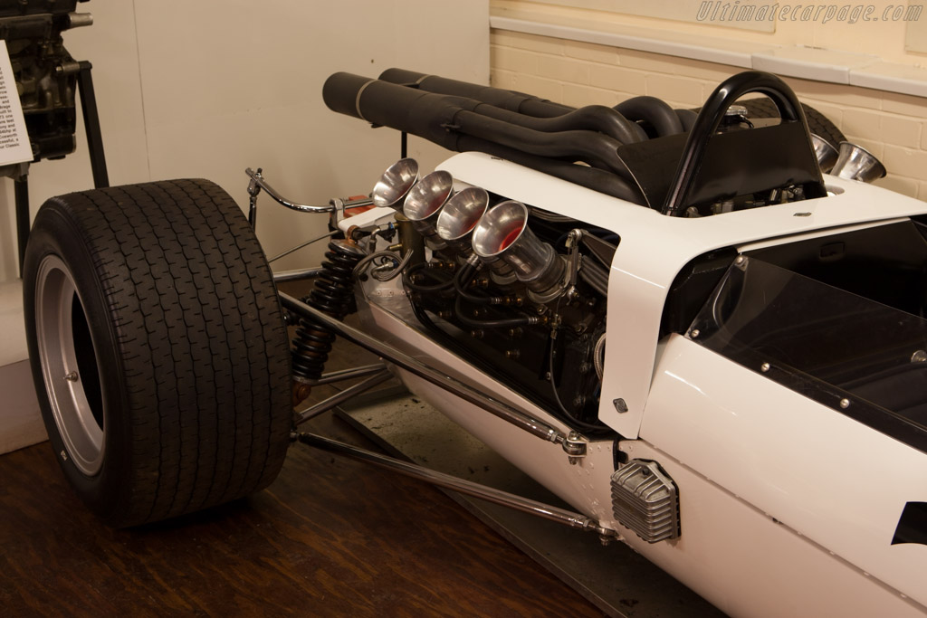 McLaren M2B Ford