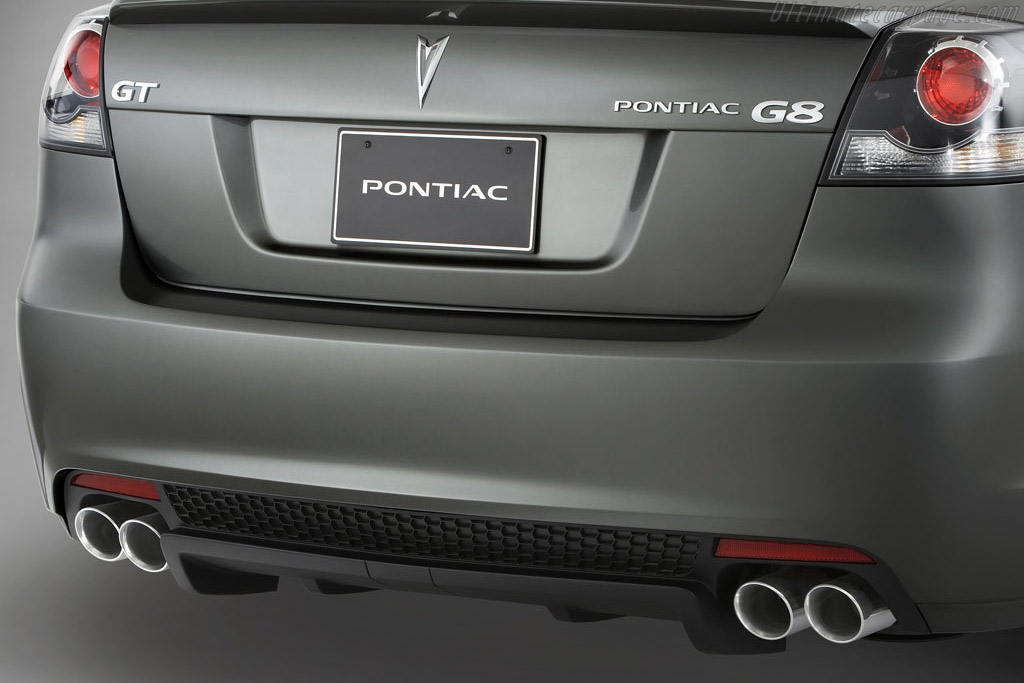 Pontiac G8 GT. 