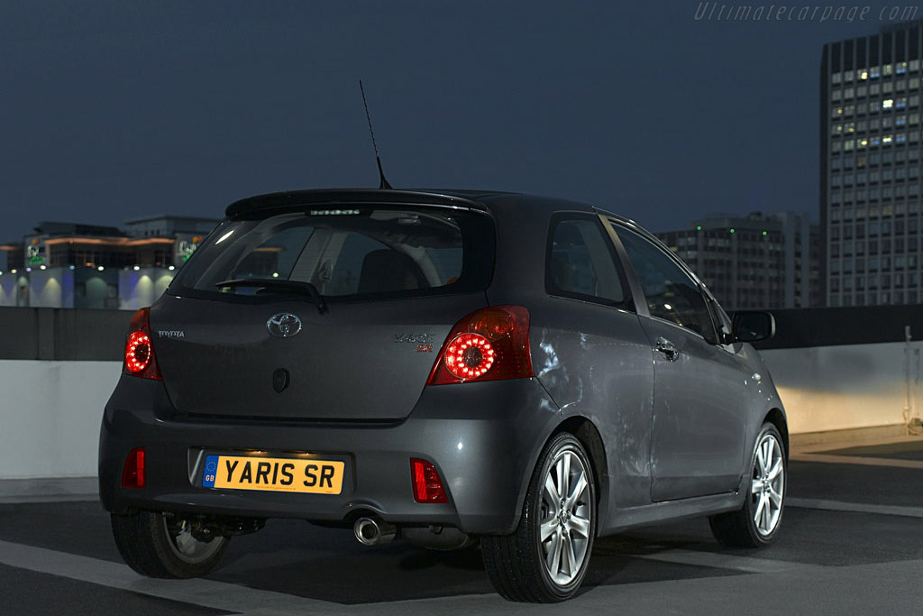 Toyota Yaris SR