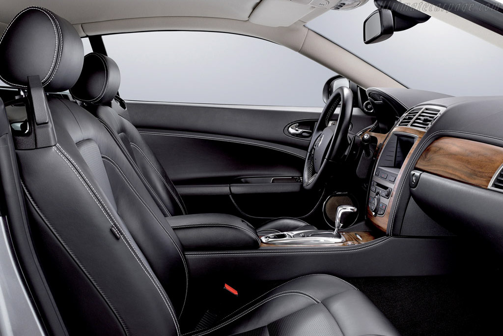 Jaguar XKR Coupe Portfolio