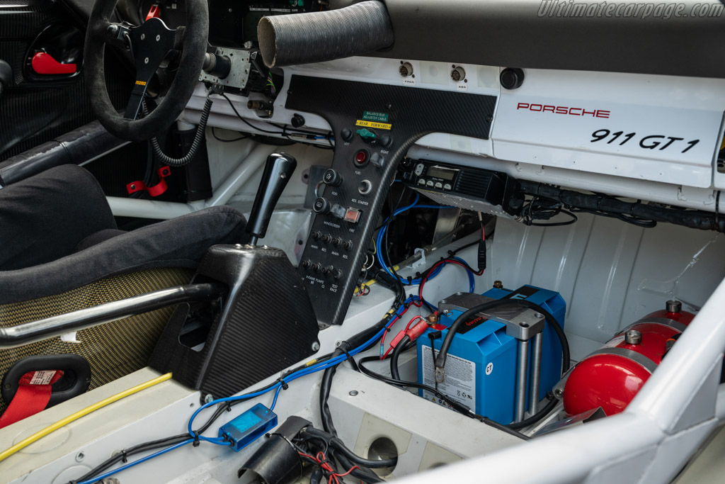 Porsche 911 GT1