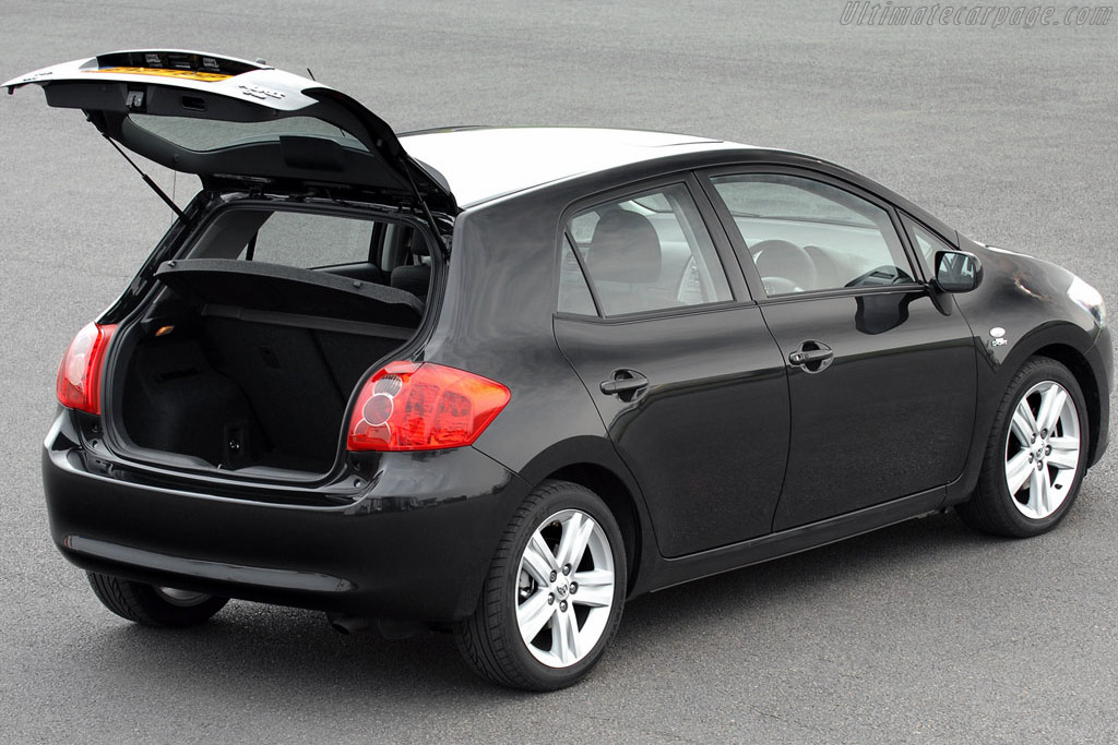 Toyota Auris T180