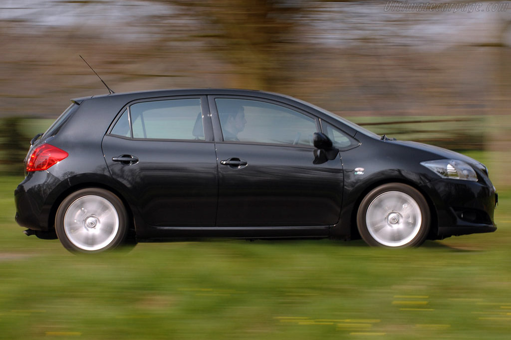 Toyota Auris T180