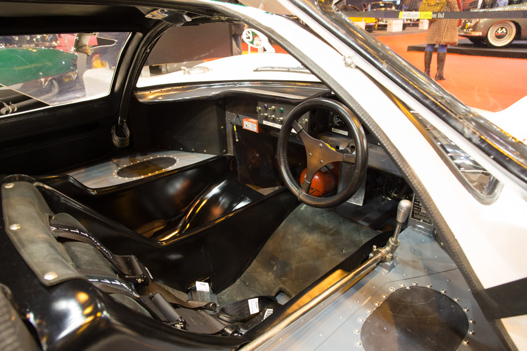 Lola T70 Mk3B Coupe Chevrolet - Chassis: SL76/138  - 2018 Retromobile