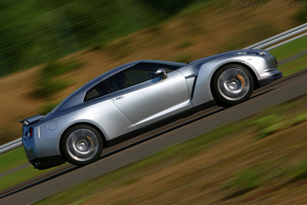 Nissan GT-R