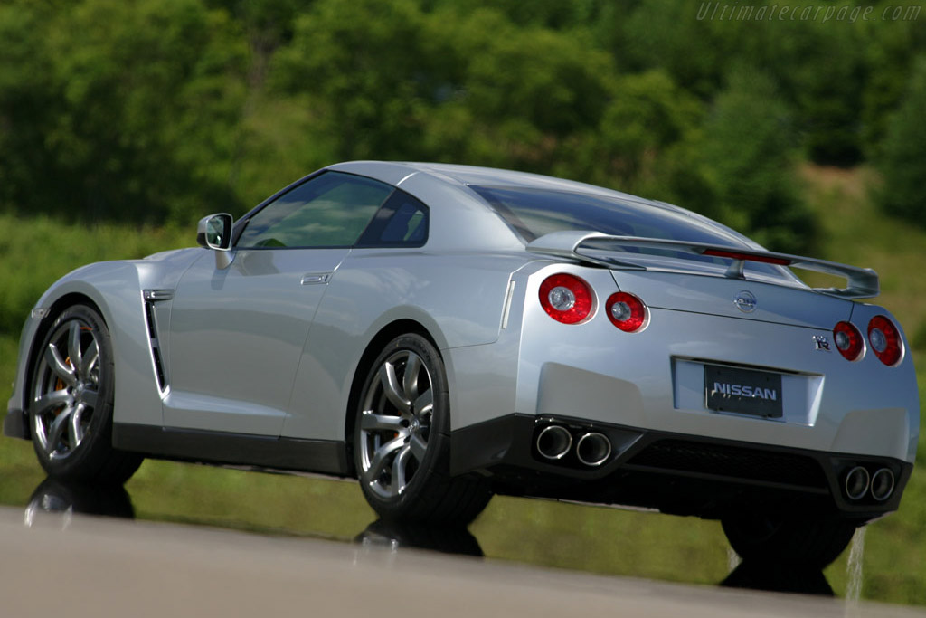 Nissan GT-R