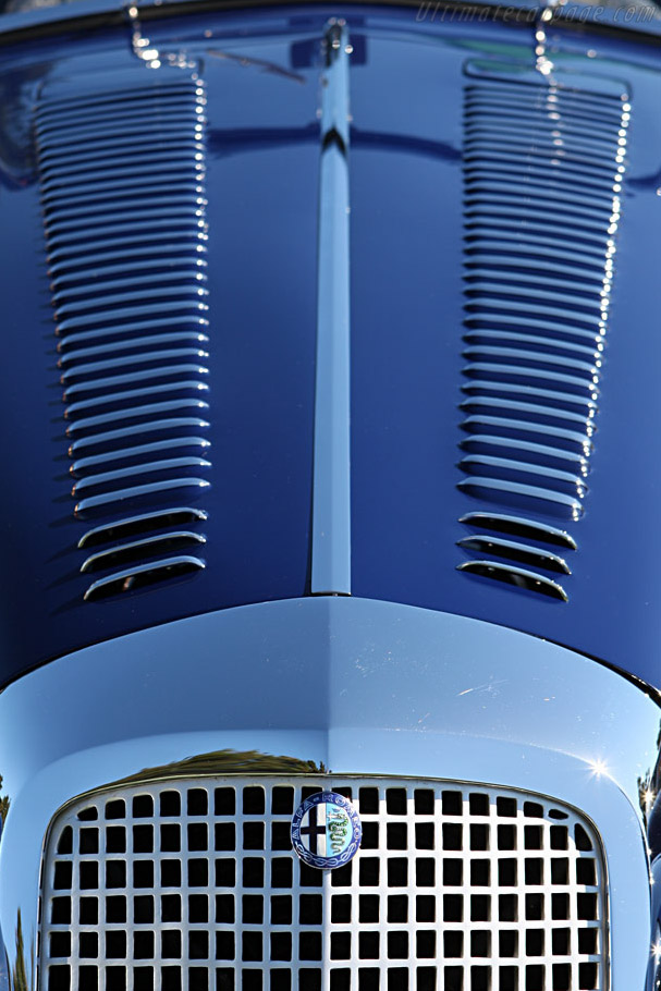 Alfa Romeo 8C 2900B Stabilimenti Farina Cabriolet